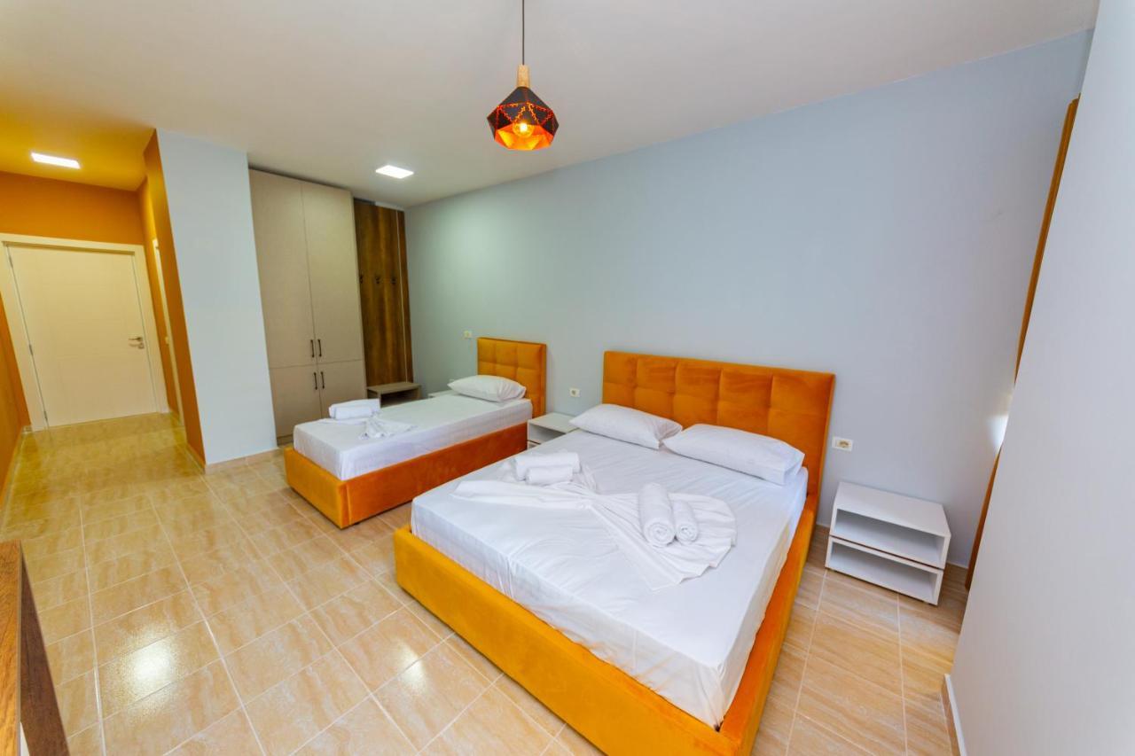 Ponari S Hotel Kryemedhej Luaran gambar
