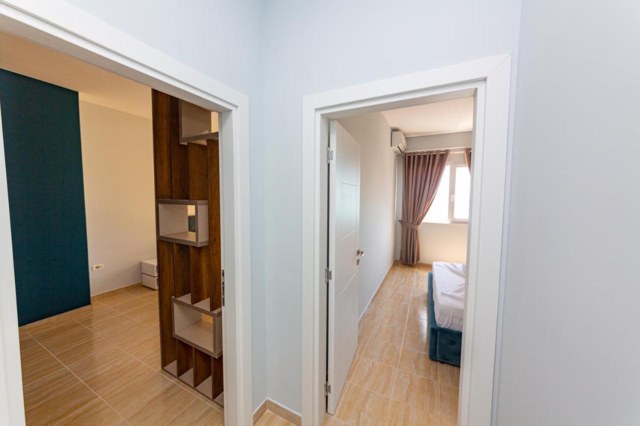Ponari S Hotel Kryemedhej Luaran gambar