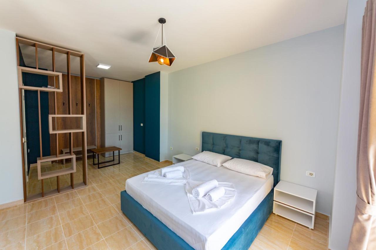 Ponari S Hotel Kryemedhej Luaran gambar
