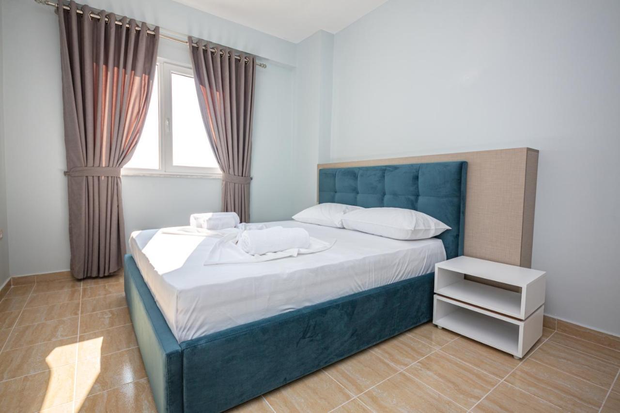 Ponari S Hotel Kryemedhej Luaran gambar