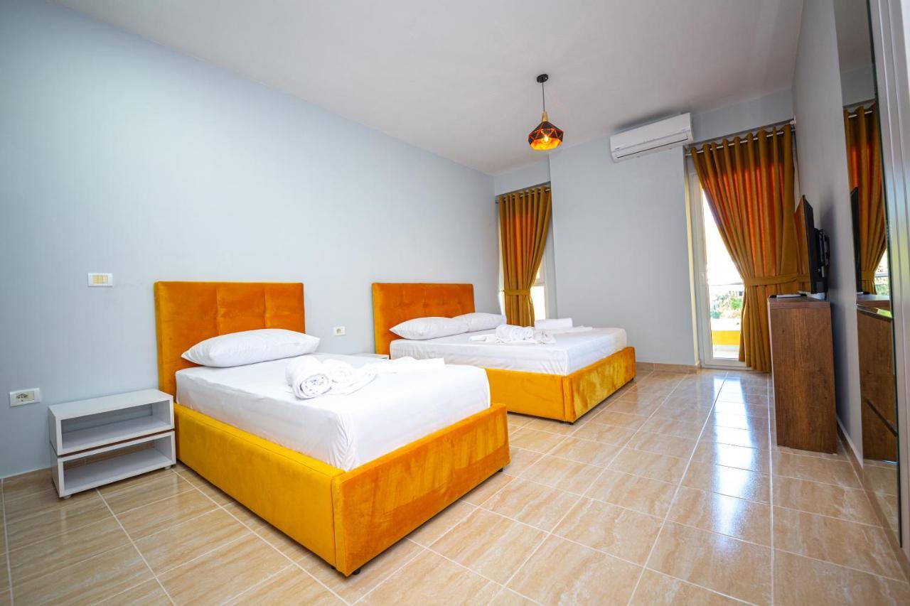 Ponari S Hotel Kryemedhej Luaran gambar
