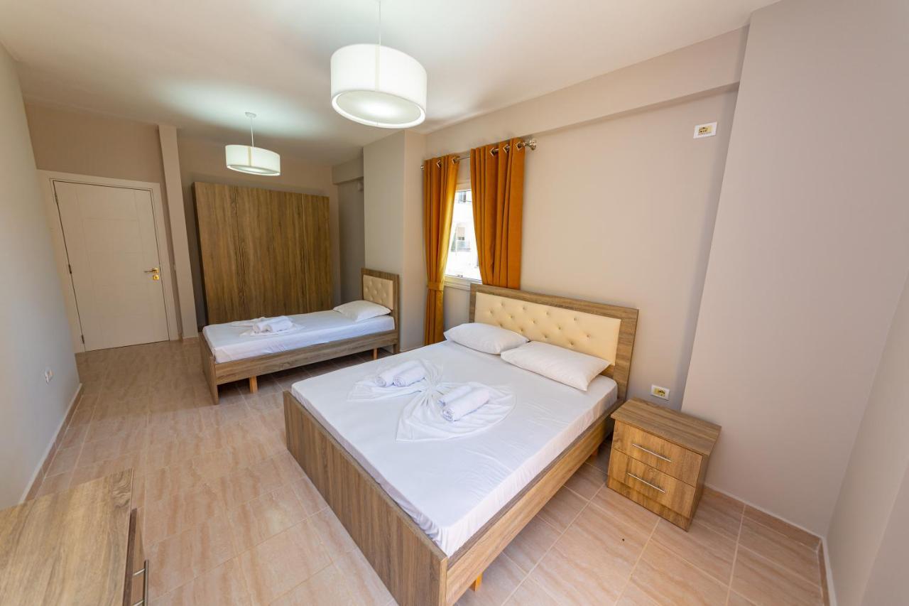 Ponari S Hotel Kryemedhej Luaran gambar