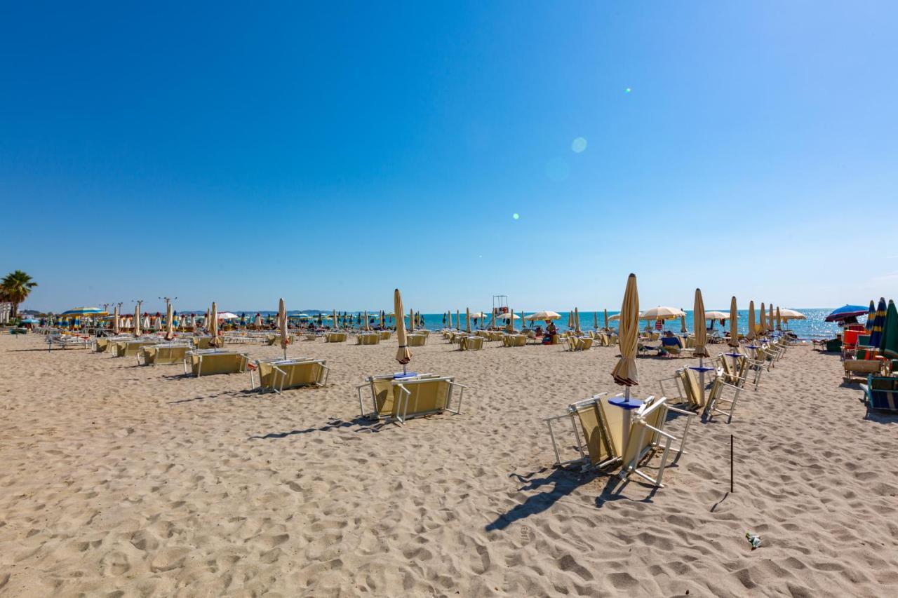 Ponari S Hotel Kryemedhej Luaran gambar