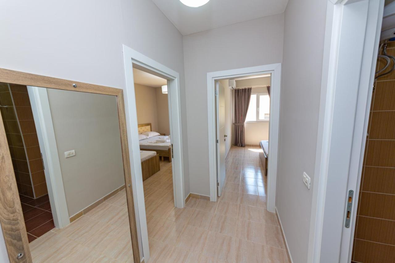 Ponari S Hotel Kryemedhej Luaran gambar