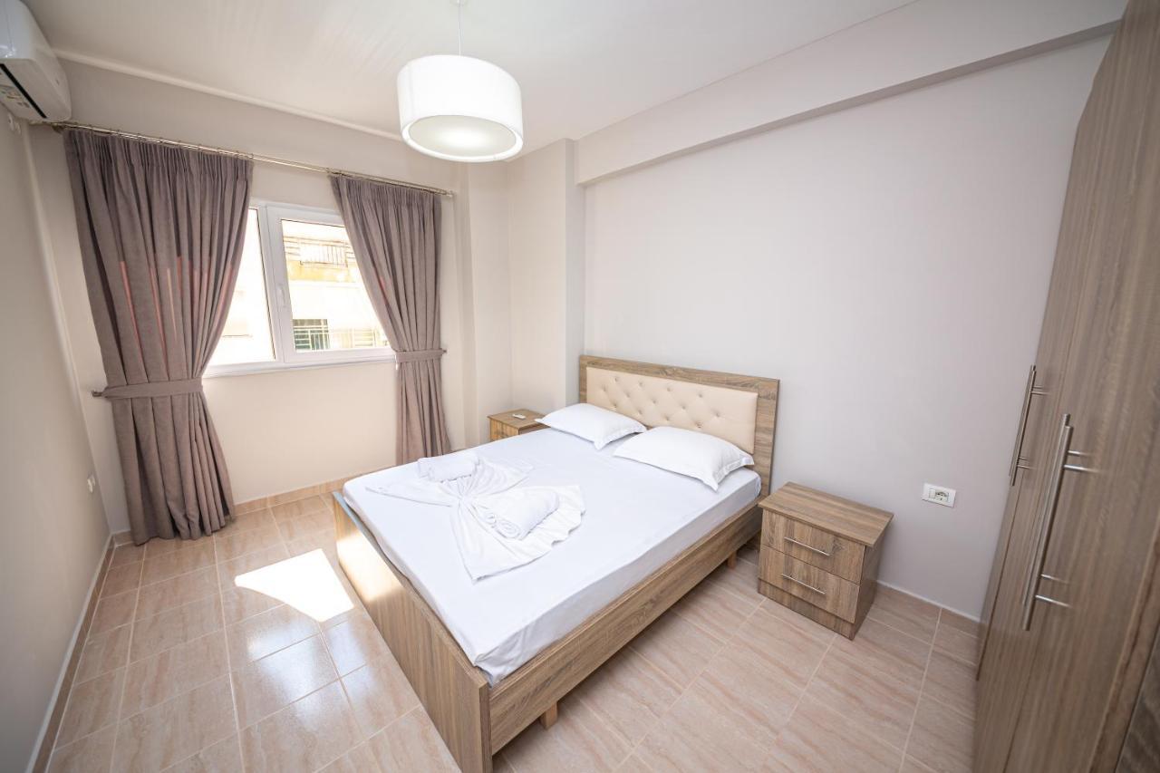 Ponari S Hotel Kryemedhej Luaran gambar
