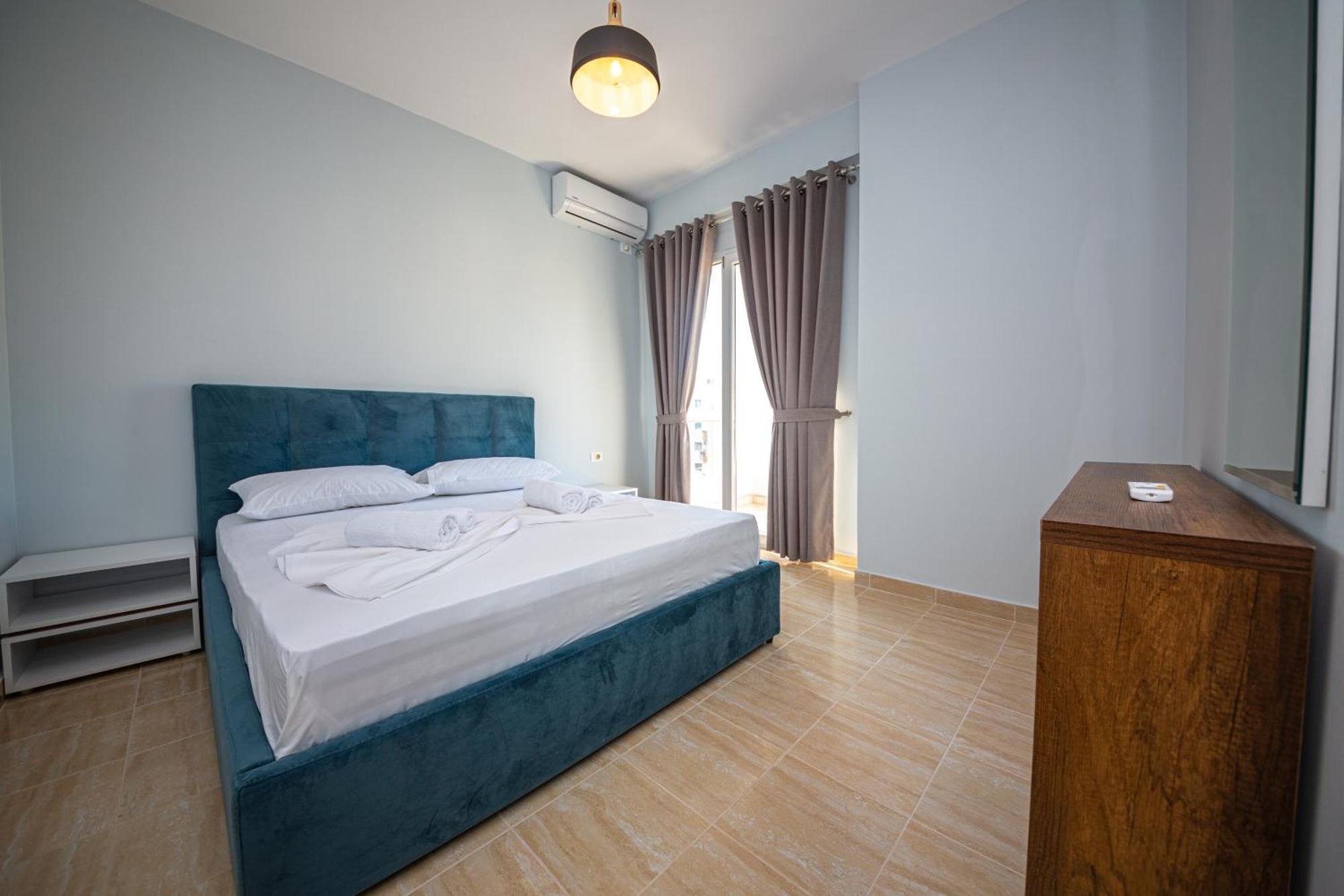 Ponari S Hotel Kryemedhej Luaran gambar