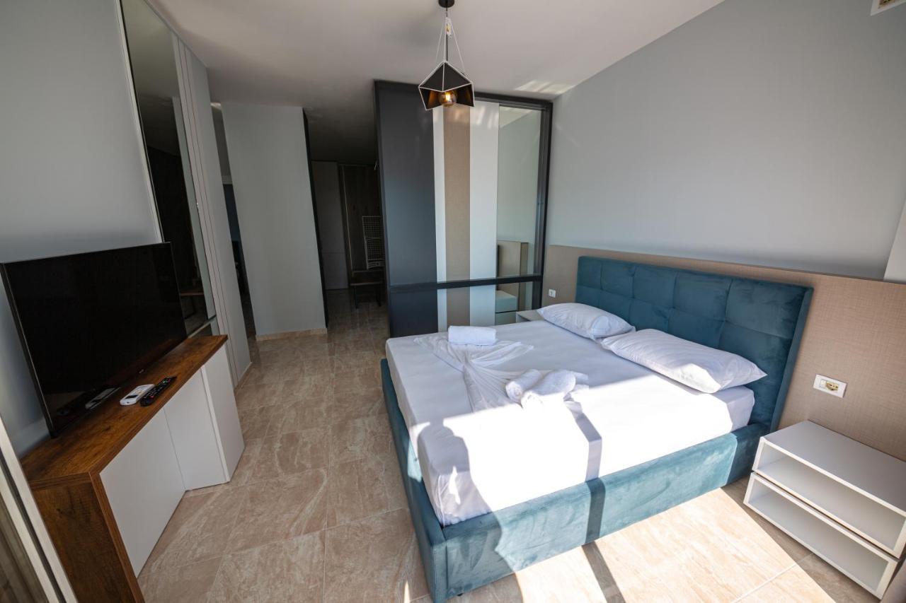 Ponari S Hotel Kryemedhej Luaran gambar