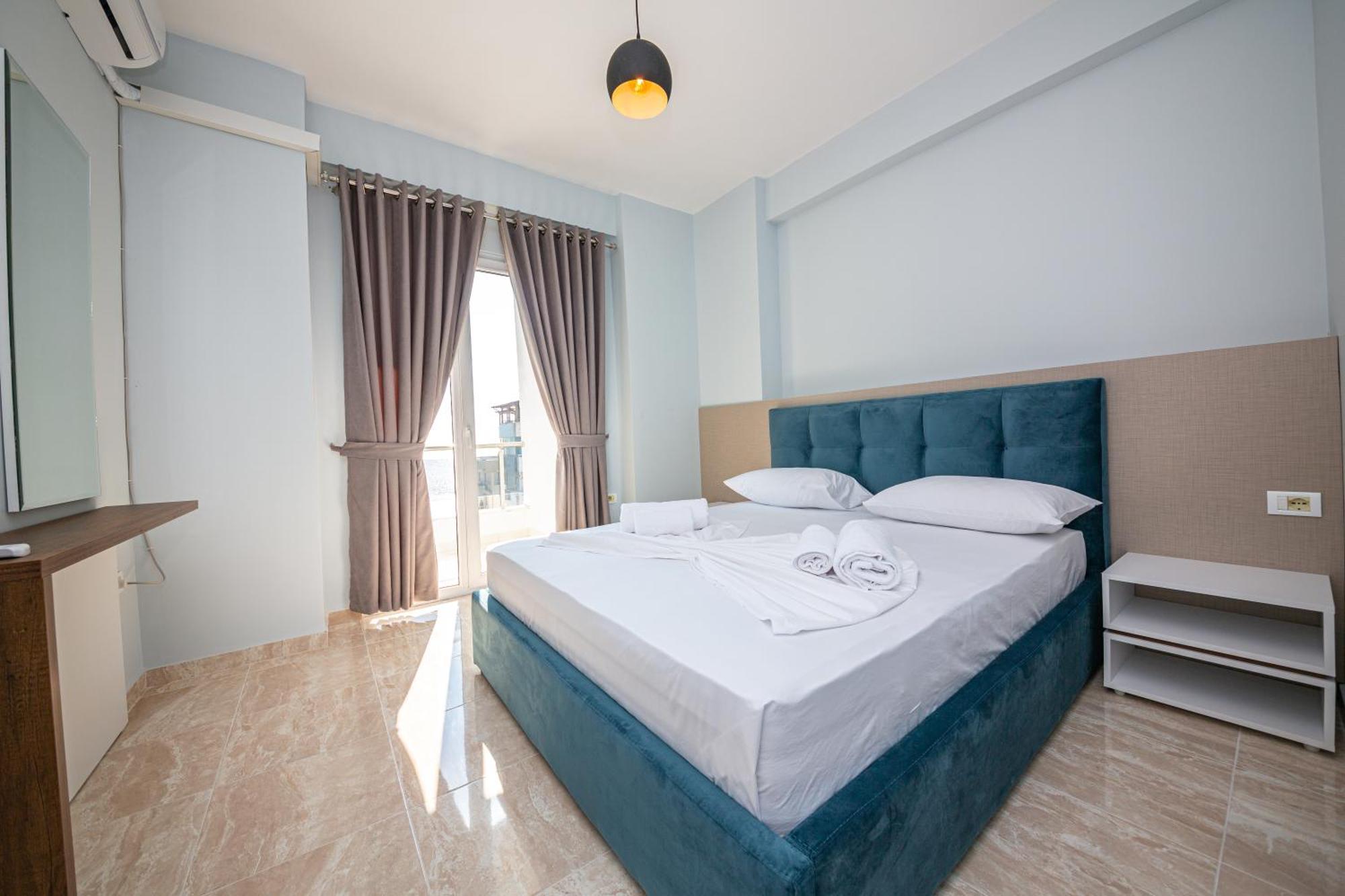 Ponari S Hotel Kryemedhej Bilik gambar