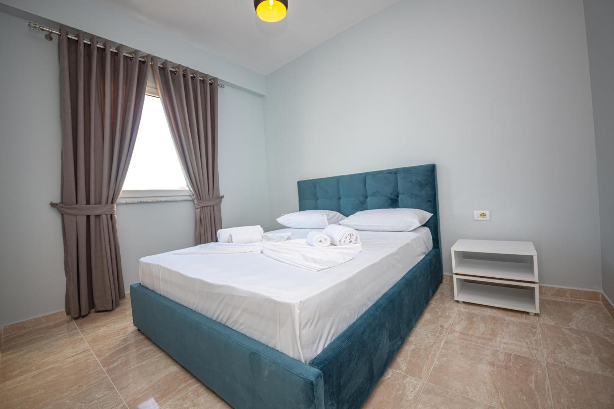 Ponari S Hotel Kryemedhej Bilik gambar