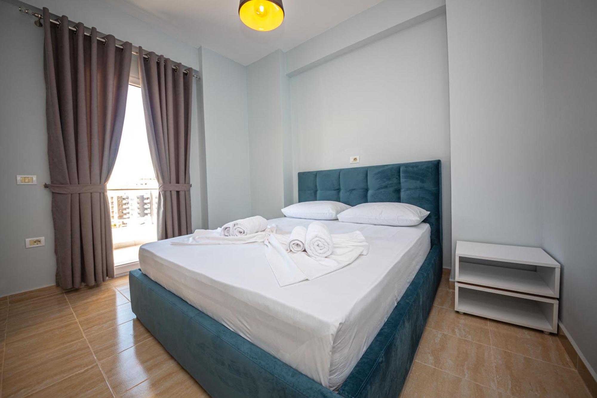 Ponari S Hotel Kryemedhej Bilik gambar