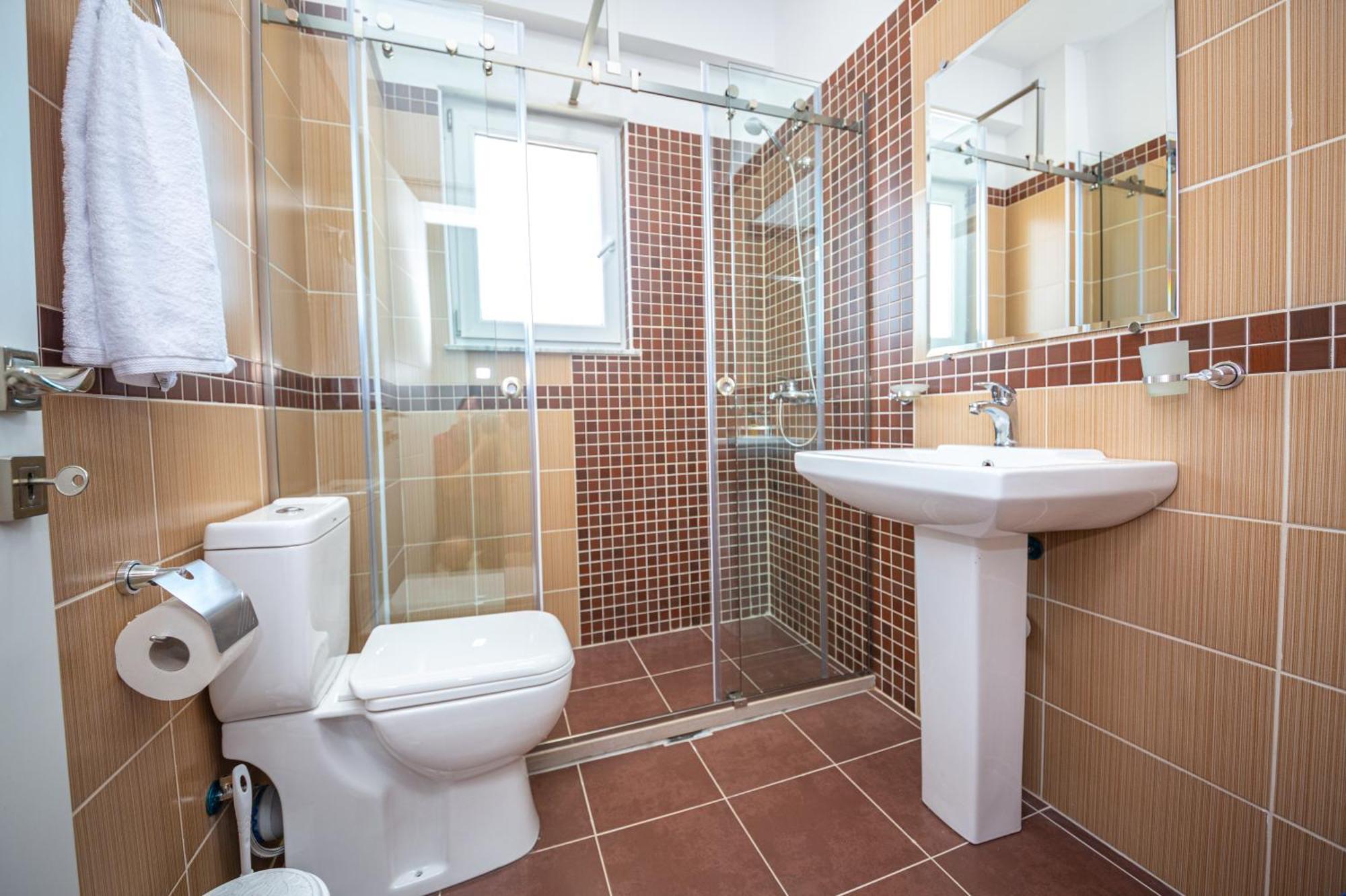 Ponari S Hotel Kryemedhej Bilik gambar