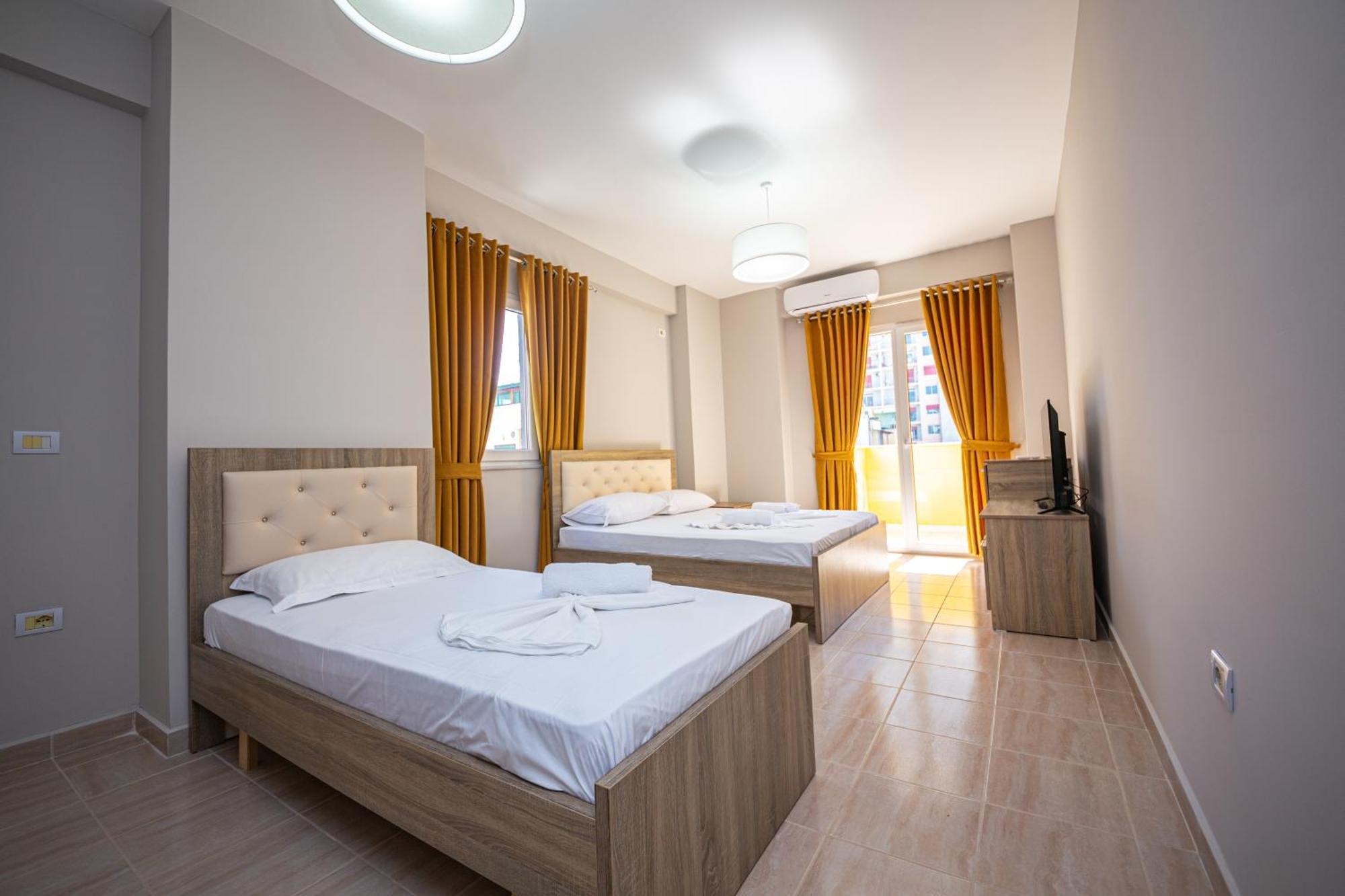 Ponari S Hotel Kryemedhej Bilik gambar