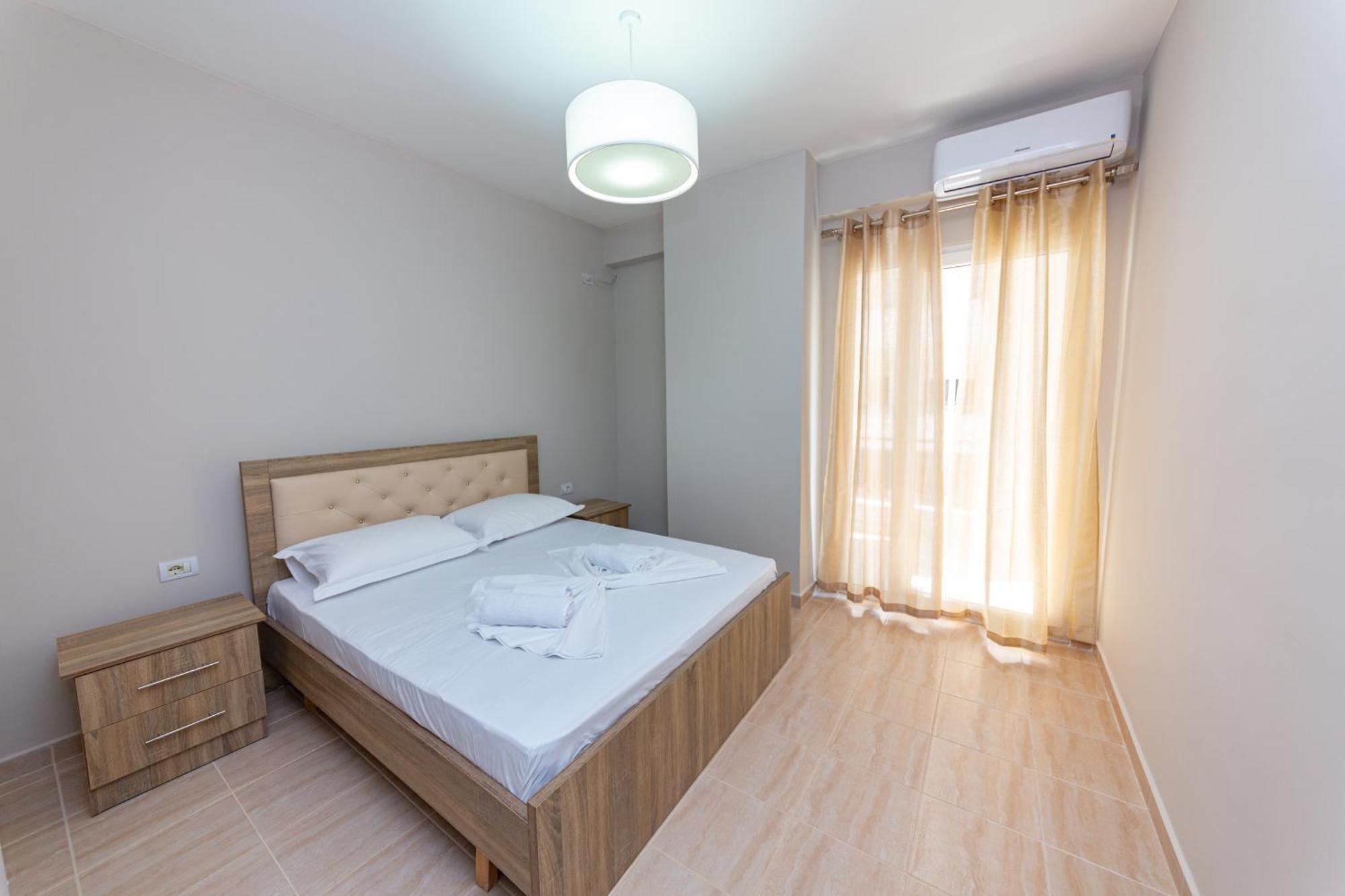 Ponari S Hotel Kryemedhej Bilik gambar