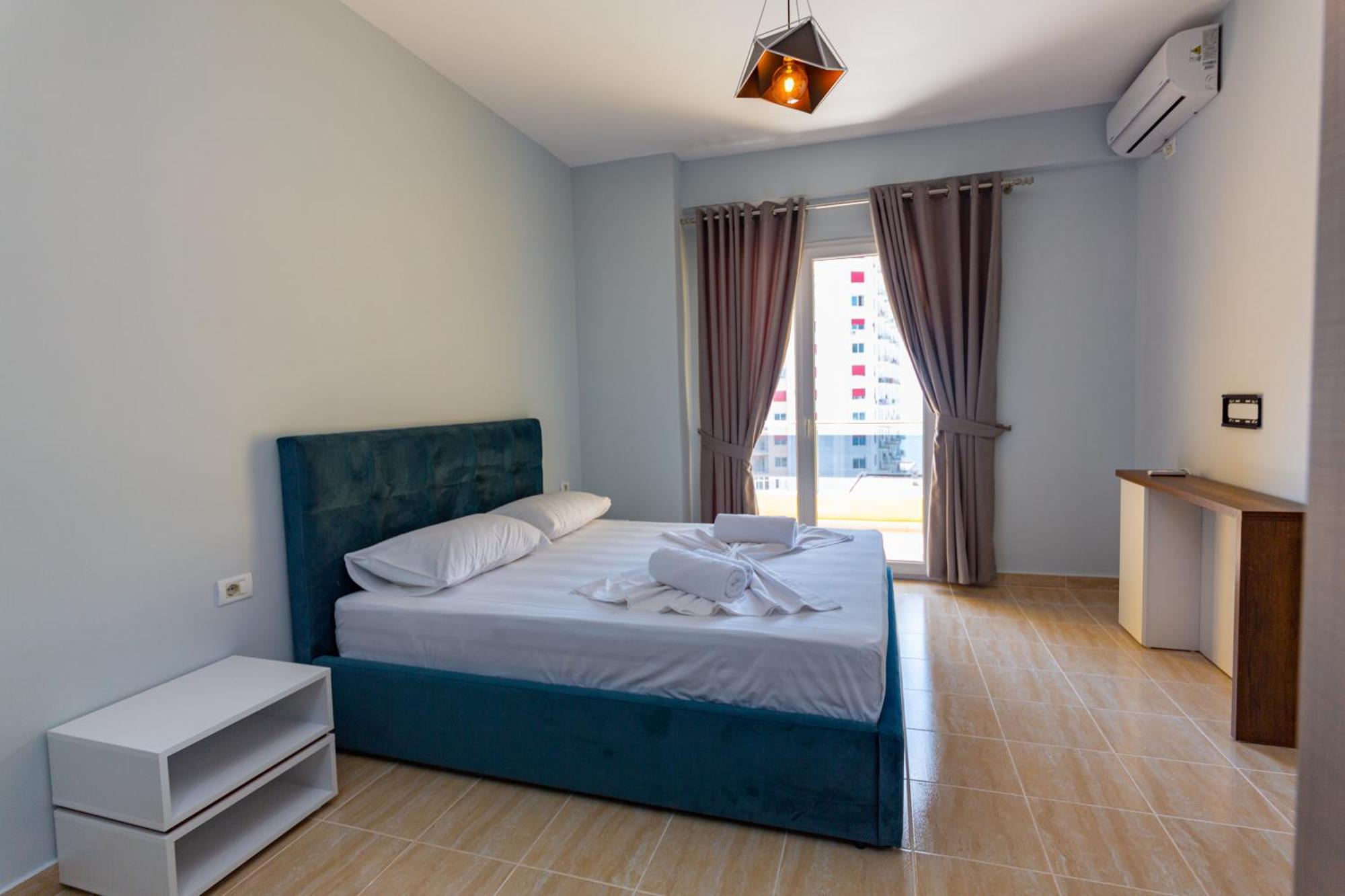 Ponari S Hotel Kryemedhej Bilik gambar