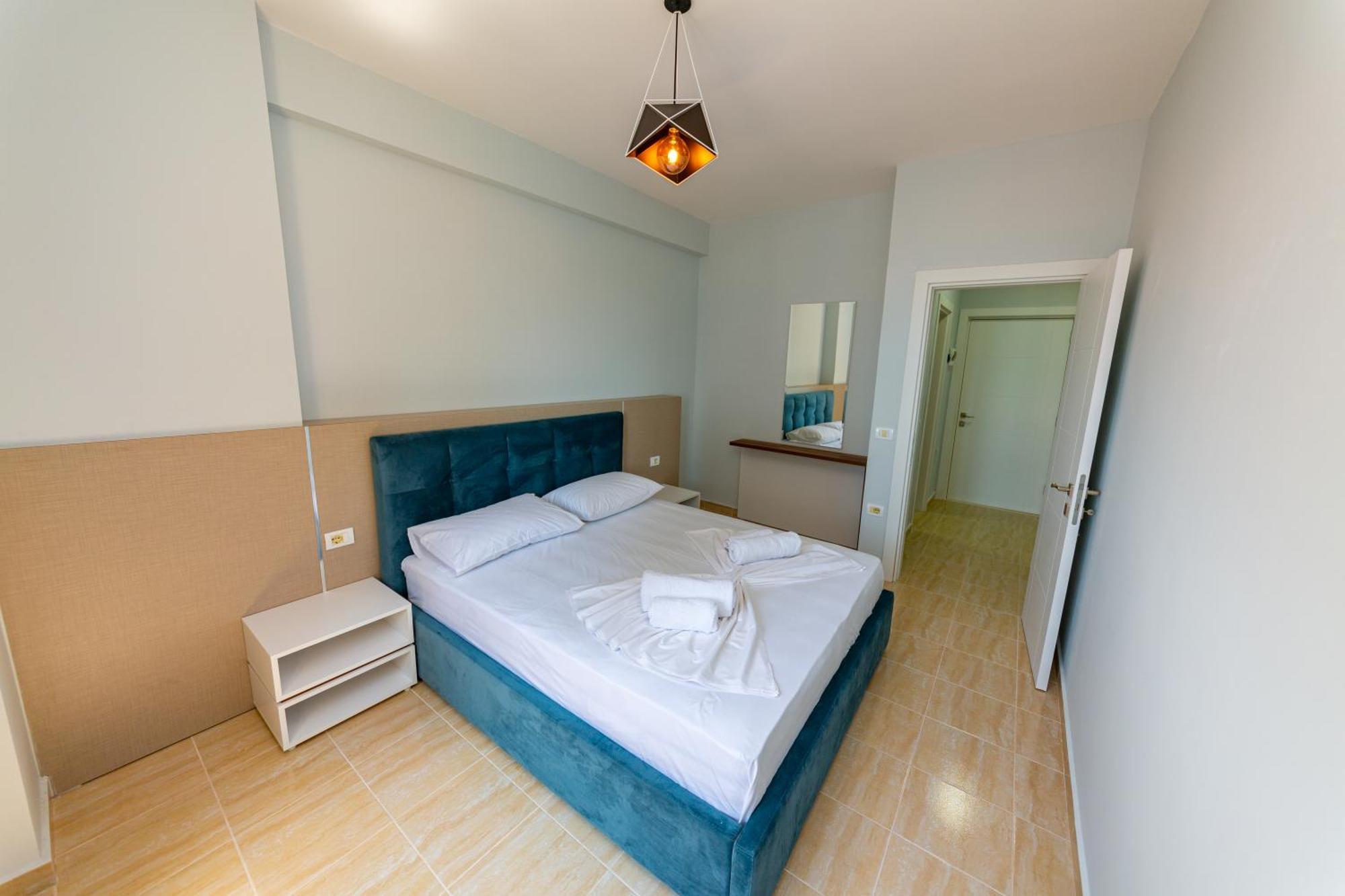 Ponari S Hotel Kryemedhej Bilik gambar